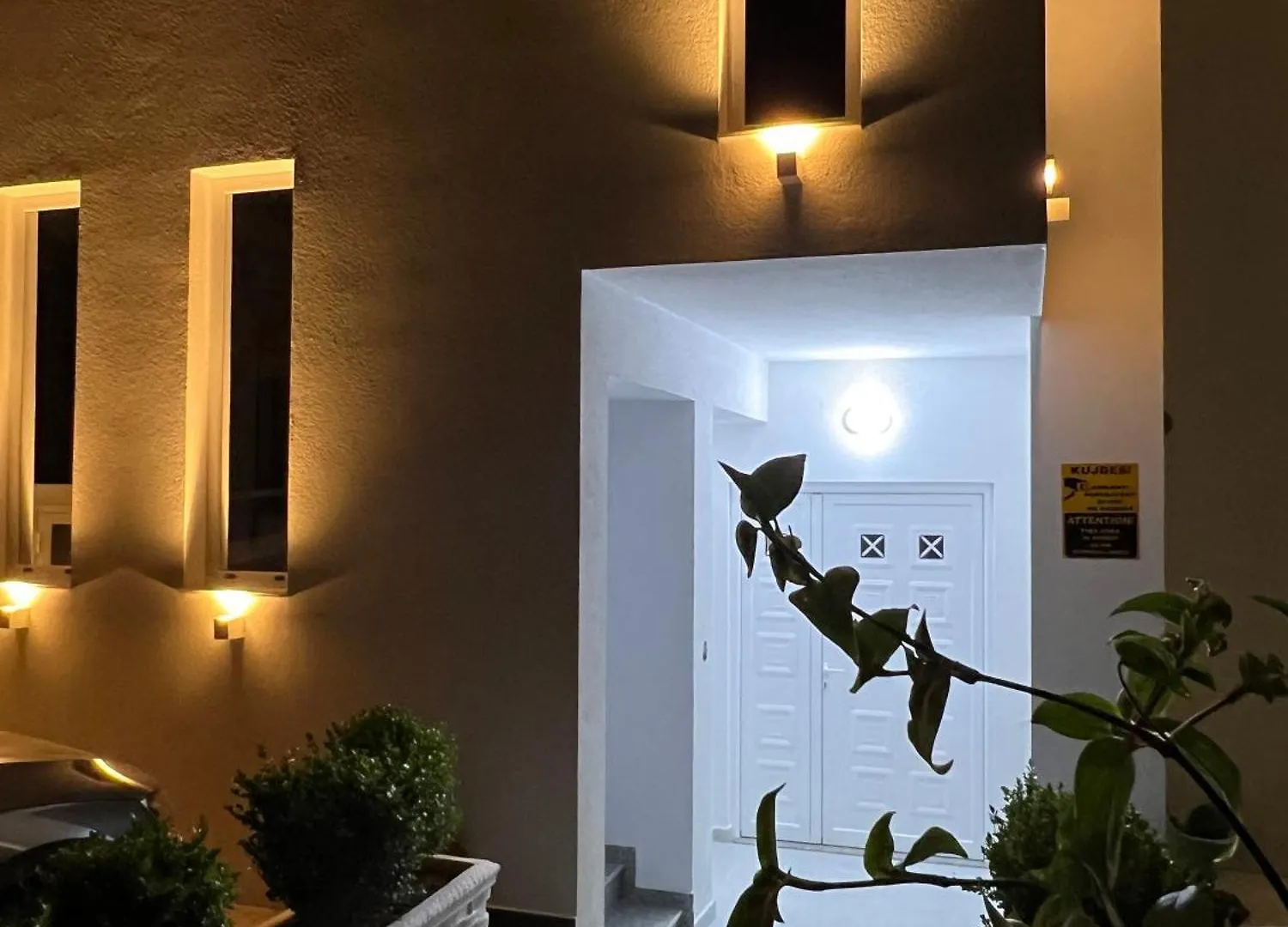 Apartament The Gwen Saranda 0*,  Albania