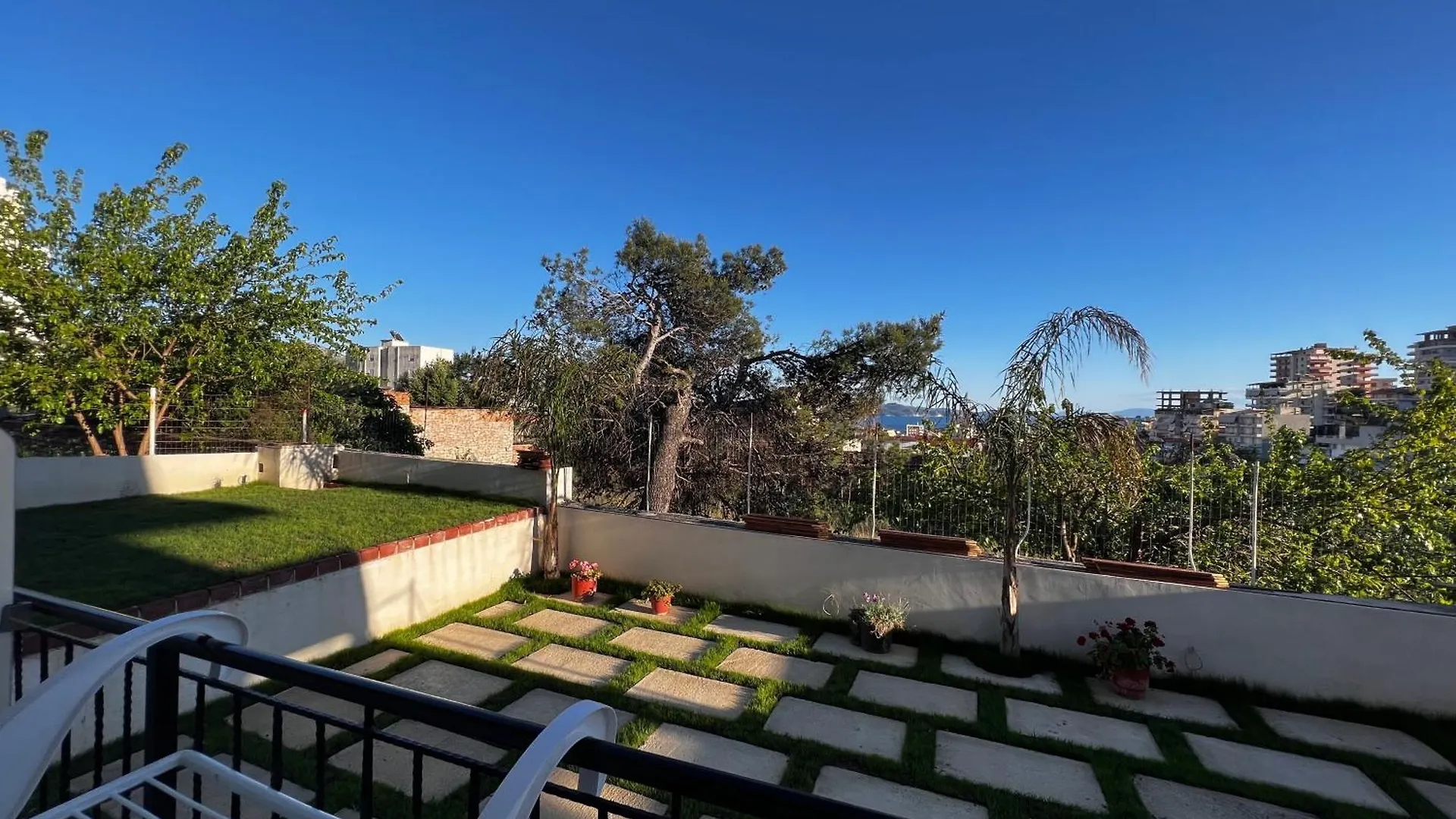 Apartament The Gwen Saranda 0*,  Albania
