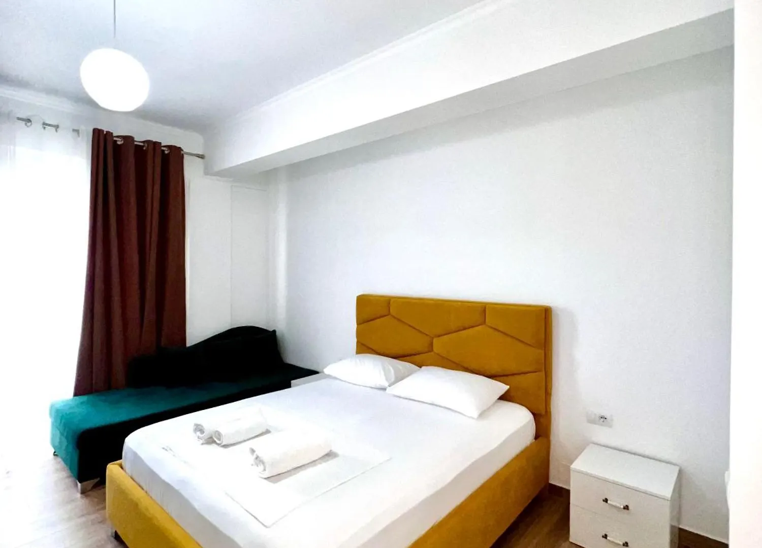 Apartament The Gwen Saranda 0*,