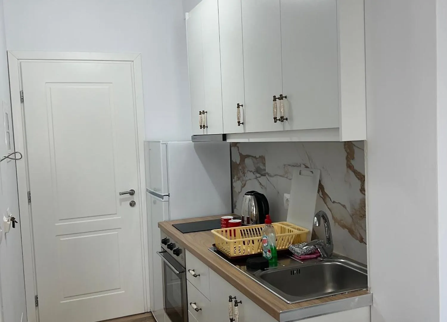 Apartament The Gwen Saranda 0*,  Albania